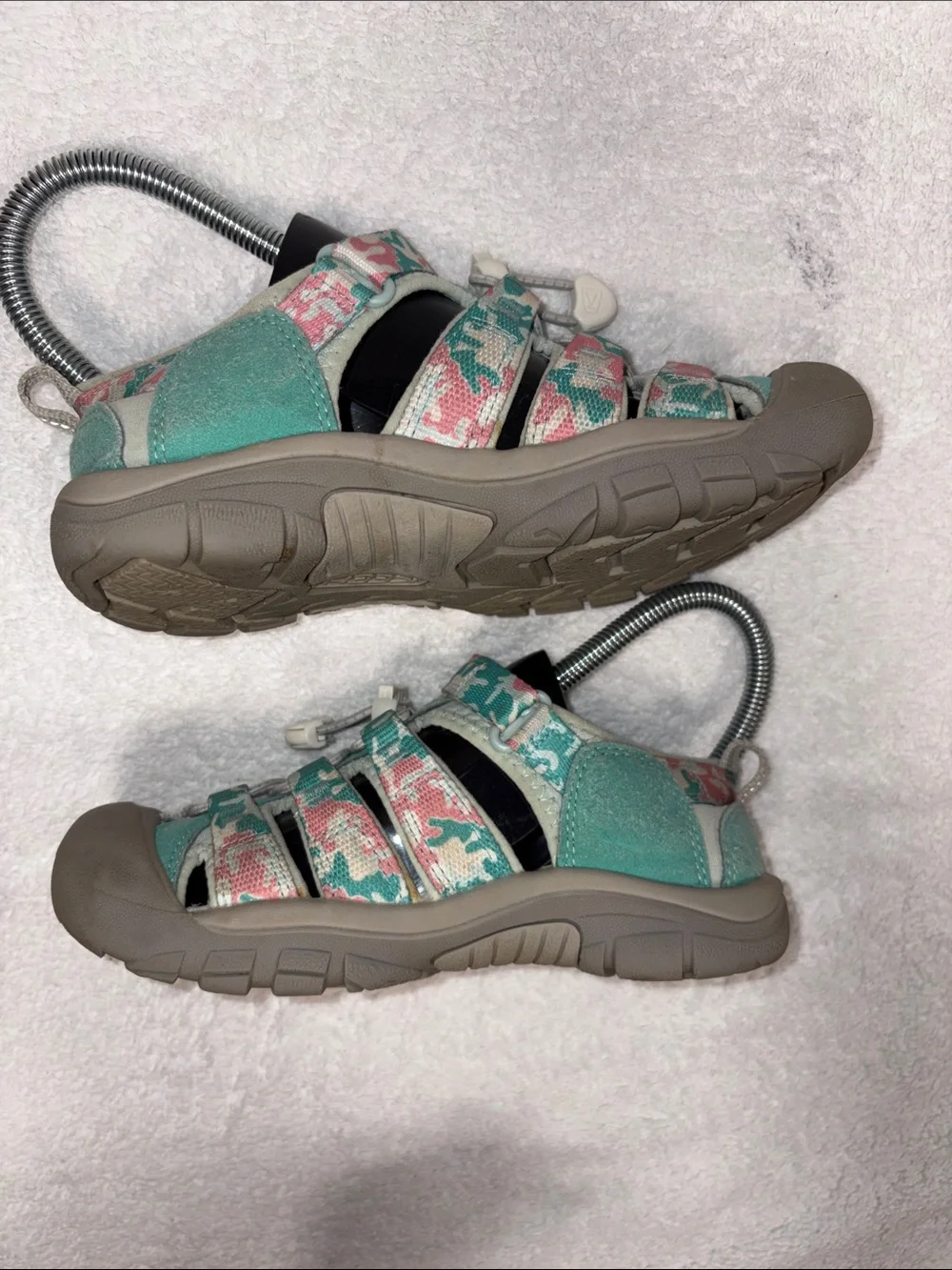 KEEN Newport H2 1026276 Camo/Pink Icing Sandal Shoes Girls Kid's Size 2